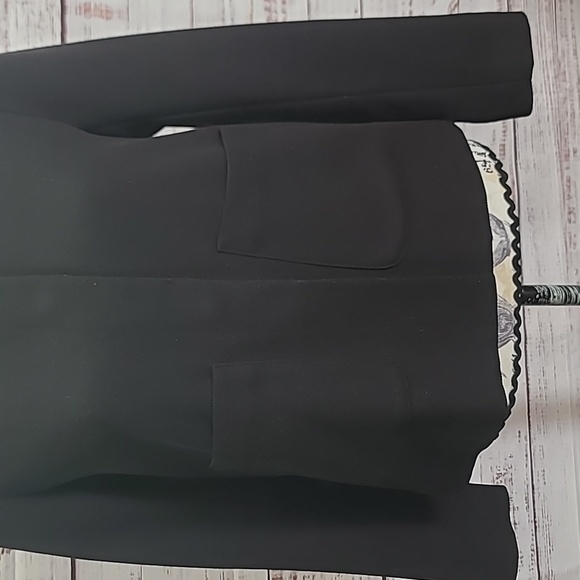 H&M cropped snap front blazer - Picture 3 of 8